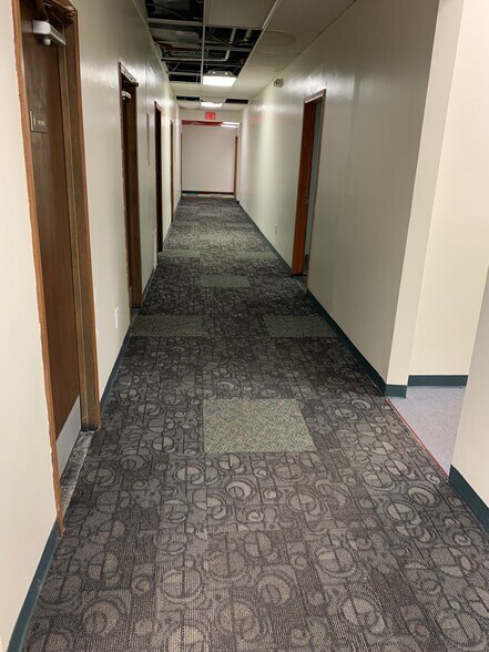 More Photos Of 1145 S Washburn St, Oshkosh Freestanding For Lease