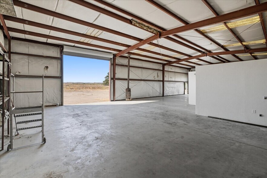 More Photos Of 485 S 8th St, Shandon Industrial For Sale