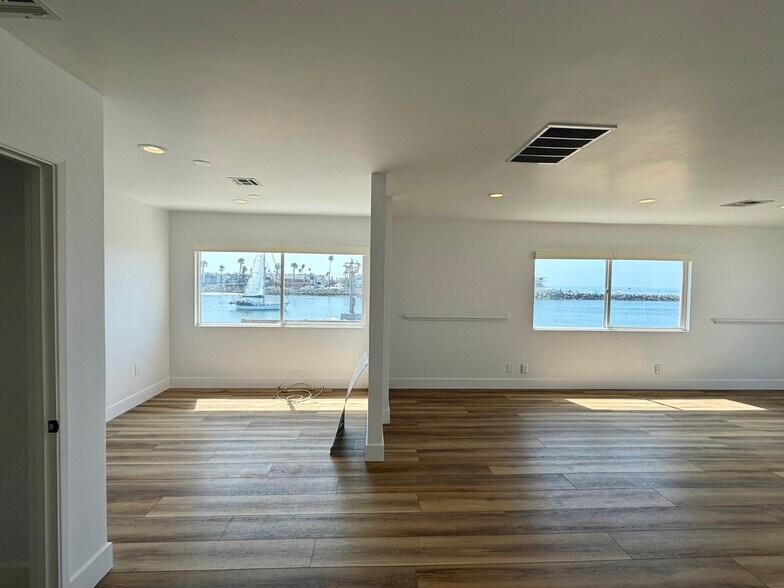 More Photos Of 2909 Ocean Dr, Oxnard Loft Creative Space For Lease