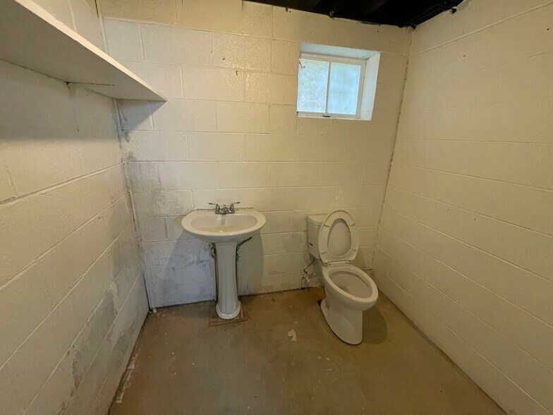 More Photos Of 354 Old Plank Rd, Seagrove Office For Lease