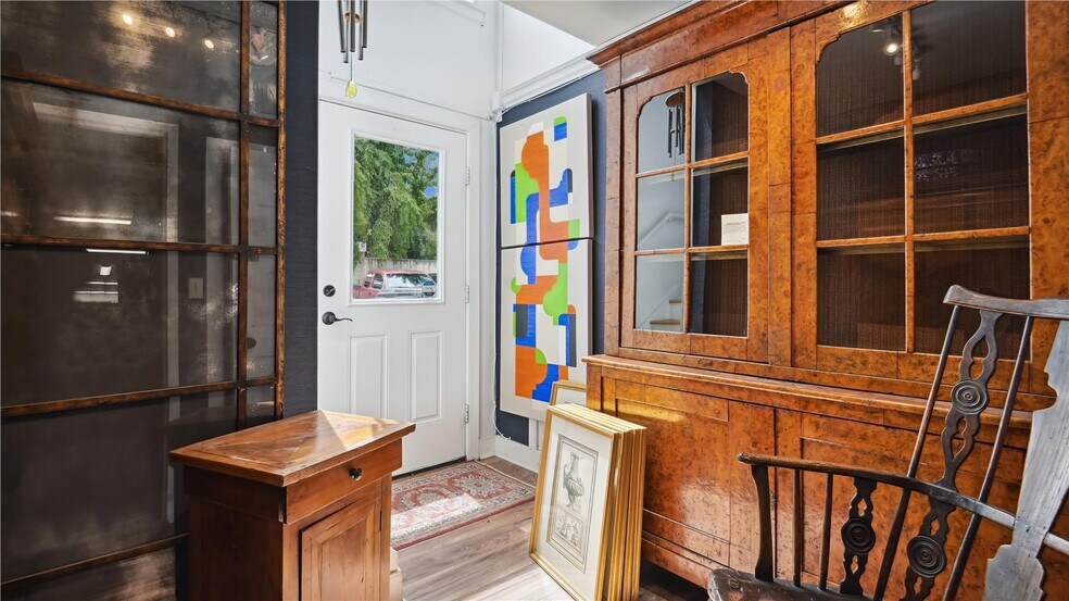 More Photos Of 103 W Federal St, Middleburg Storefront Retail Office For Sale