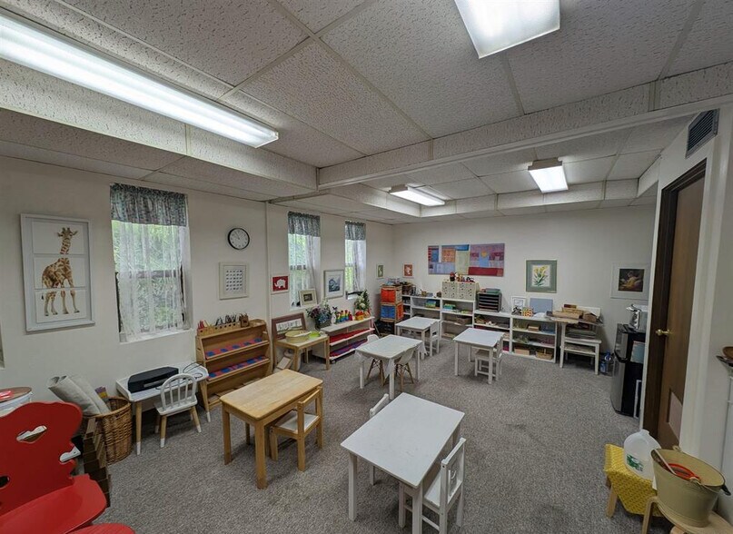 More Photos Of 6400 N University St, Peoria Religious Facility For Lease