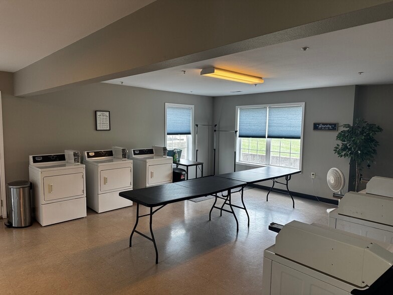 More Photos Of 1325 S Lillian Ave, Bolivar Apartments For Sale