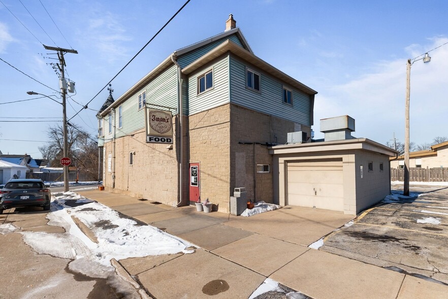 More Photos Of 344 Bowen St, Oshkosh Restaurant For Sale