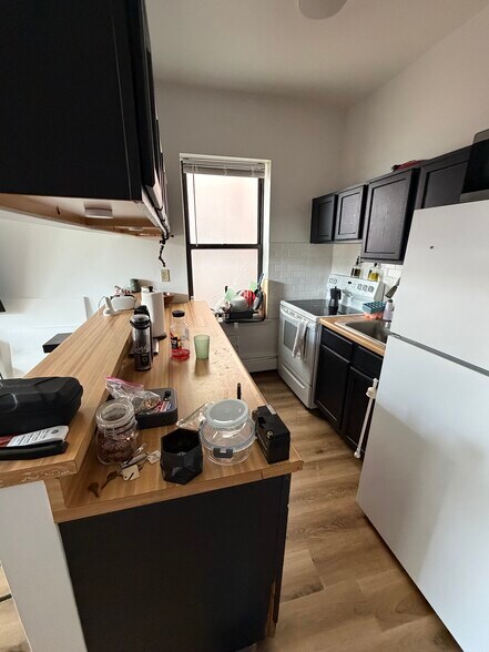 More Photos Of 130 Grand Ave, Englewood Apartments For Sale
