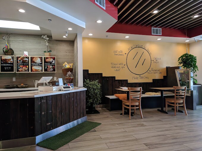 More Photos Of 950 E Colorado Blvd, Pasadena Restaurant For Lease