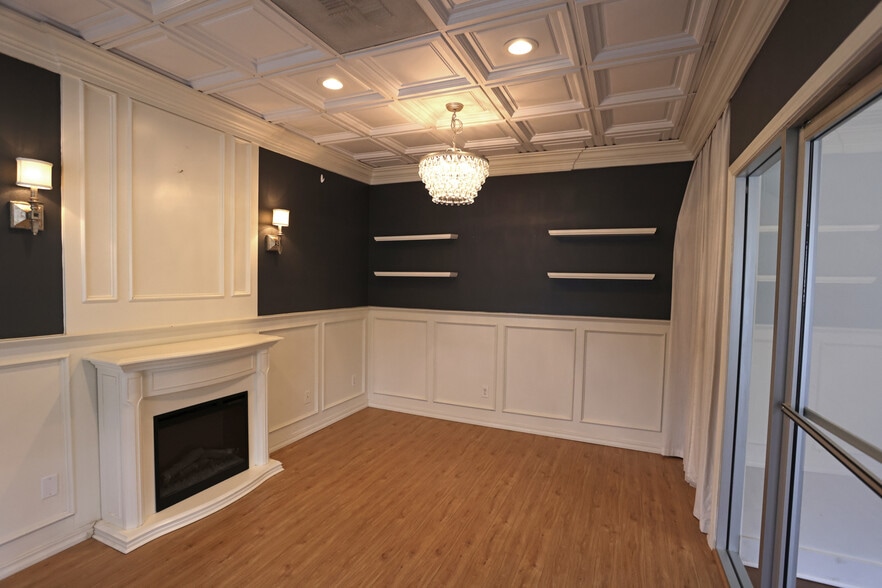 More Photos Of 328 Pioneer St, Ridgefield General Retail For Sale