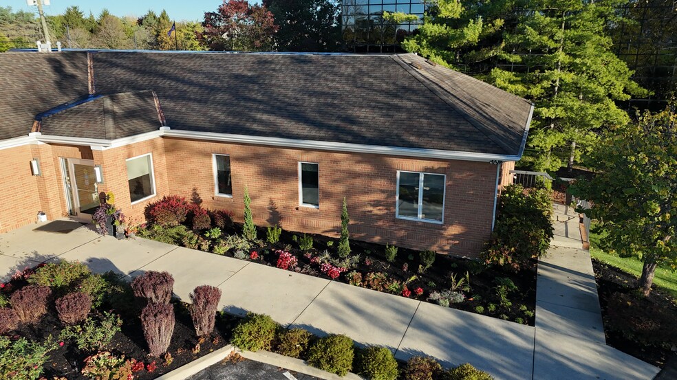 More Photos Of 480 Colonial Pky, Columbus Medical For Lease