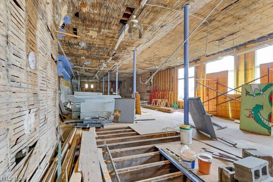 More Photos Of 317 E Main St, Alliance General Retail For Sale