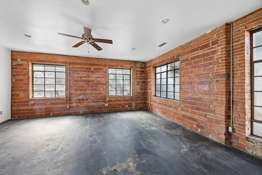 More Photos Of 2602 Kings Rd, Dallas Religious Facility For Sale