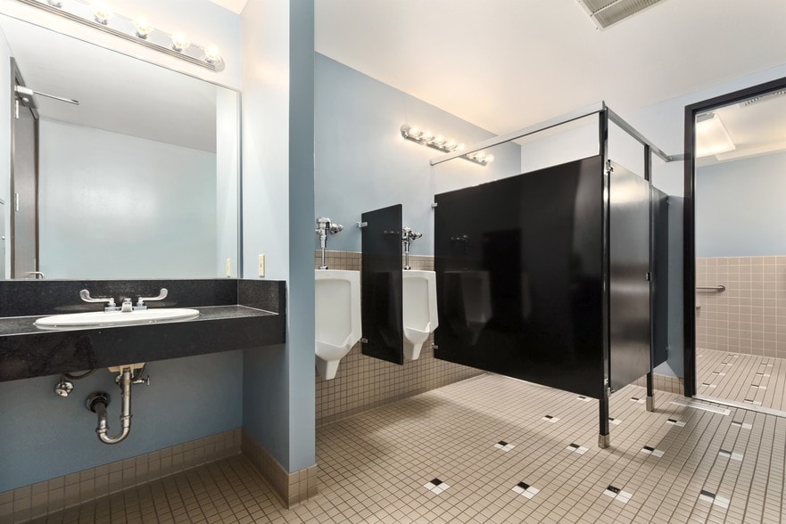 More Photos Of 2700 Airport Way, Boise Medical For Sale