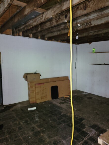 More Photos Of 2400 25th St N, Saint Petersburg Office For Sale