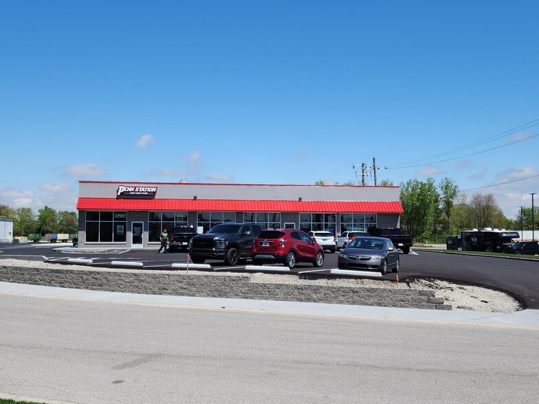 Primary Photo Of 449 Cottonwood Dr, Seymour General Retail For Lease