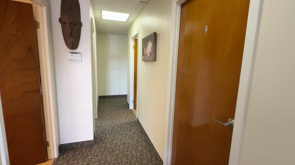 More Photos Of 140 S Long Beach Ave, Freeport Office For Sale