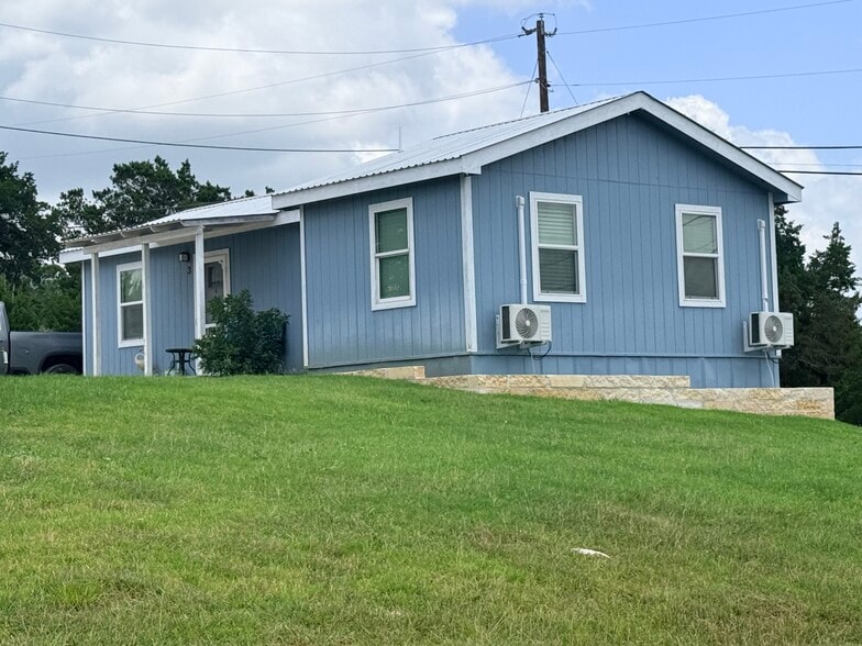More Photos Of 208 Valley View Dr, Kerrville Lodge Meeting Hall For Sale