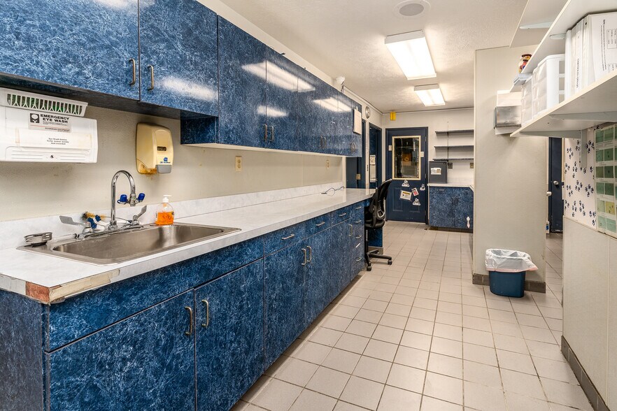 More Photos Of 602 S Court St, Marion Office For Sale