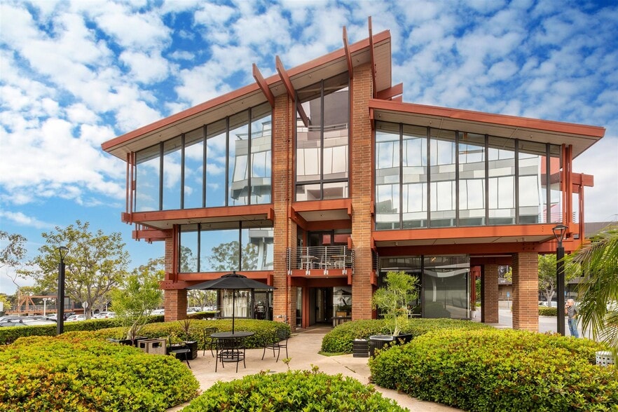 More Photos Of 250 Newport Center Dr, Newport Beach Medical For Lease