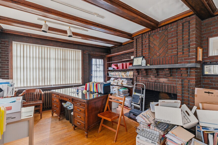 More Photos Of 93 Roxbury St, Keene Office For Sale