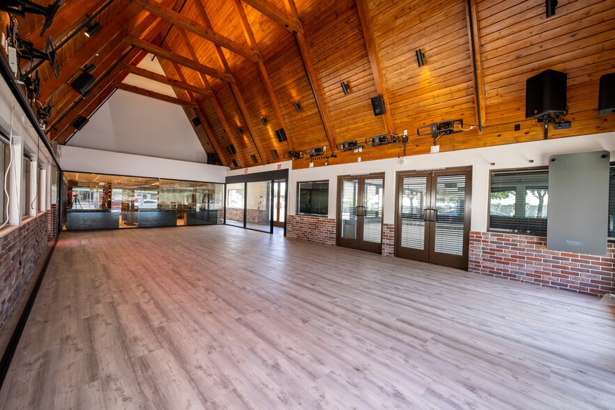 More Photos Of 8925 W Olympic Blvd, Beverly Hills Storefront Retail Office For Sale