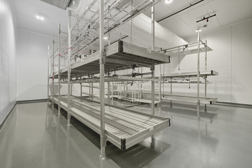 More Photos Of 1466 Curran Hwy, North Adams Manufacturing For Lease