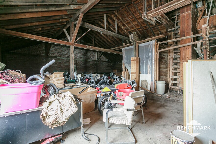 More Photos Of 4017 Railroad, Williamson Warehouse For Sale