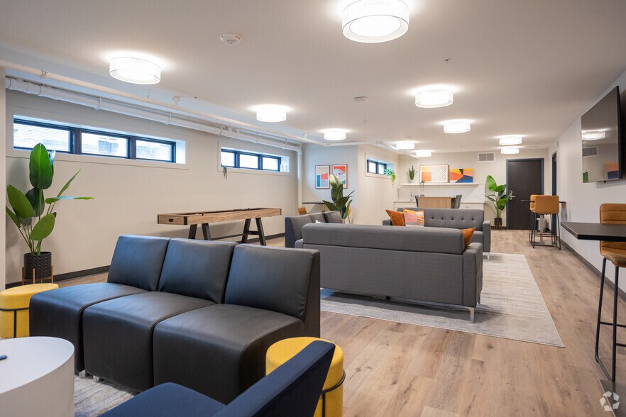More Photos Of 900 Leonard St NW, Grand Rapids Apartments For Lease