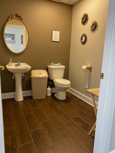 More Photos Of 748-758 Holcomb Bridge Rd, Norcross Office For Sale