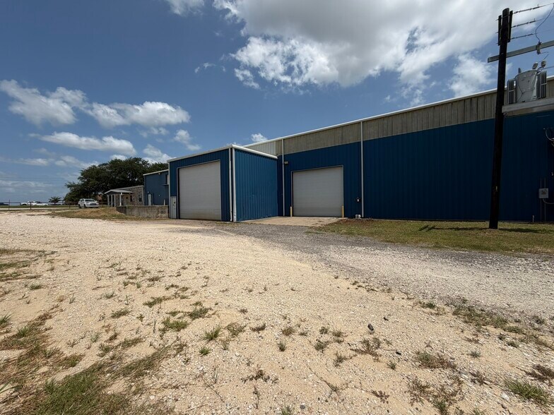 More Photos Of 5808 Fm 3455 Rd, Navasota Manufacturing For Lease