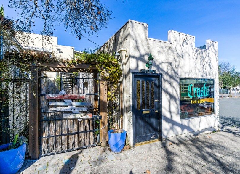 More Photos Of 290 Seminary Ave, Ukiah Storefront Retail Residential For Sale