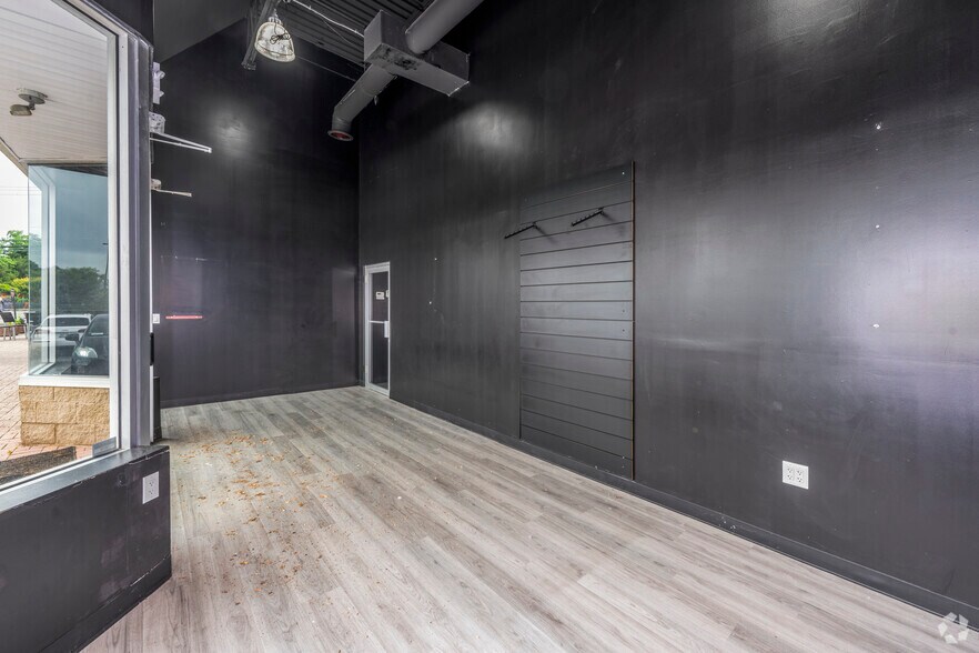 More Photos Of 6401 Jericho Tpke, Commack Restaurant For Sale