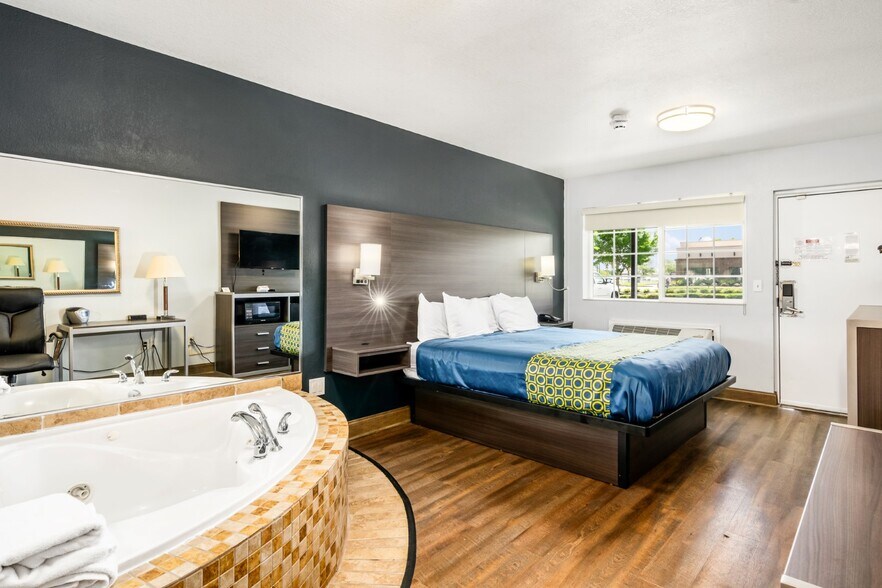 More Photos Of 4029 Marlane Dr, Grove City Hotel For Sale