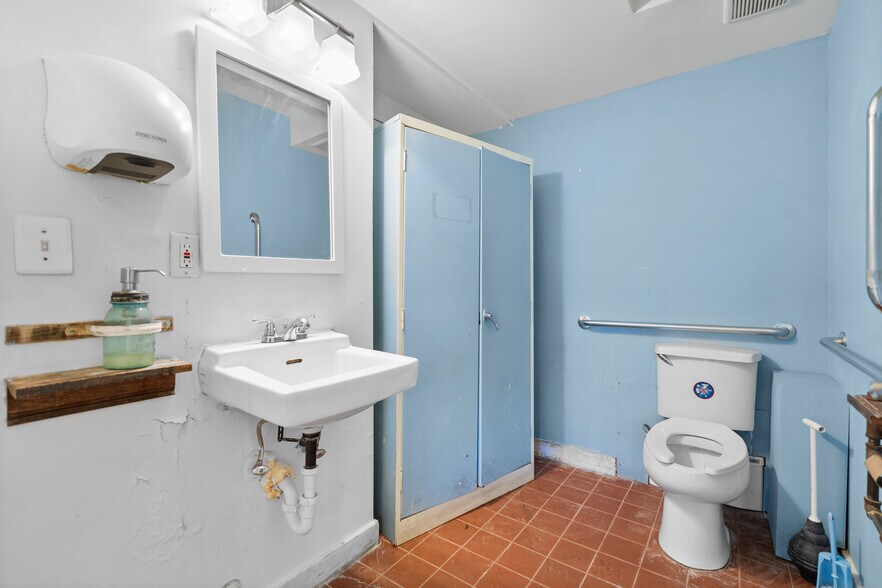 More Photos Of 275 Grand St, Jersey City Apartments For Lease