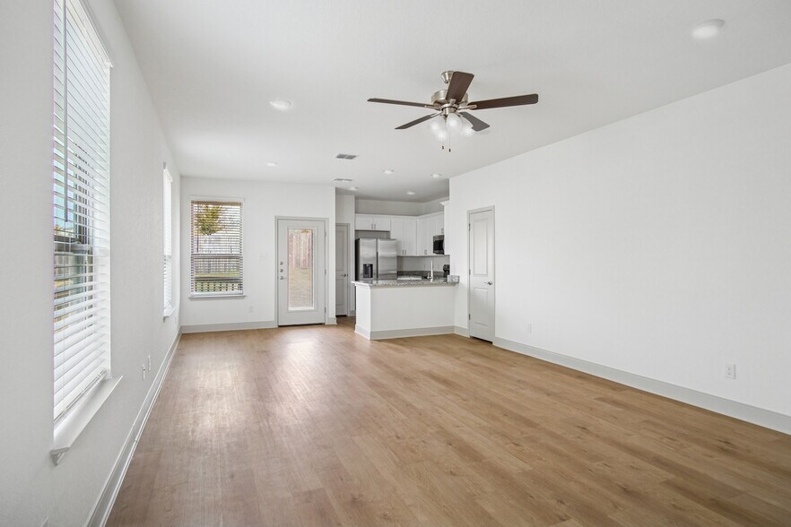 More Photos Of 6408 Segovia Ranch, San Antonio Apartments For Sale