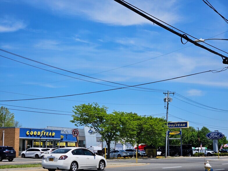 More Photos Of 3056-3068 Hempstead Tpke, Levittown General Retail For Lease