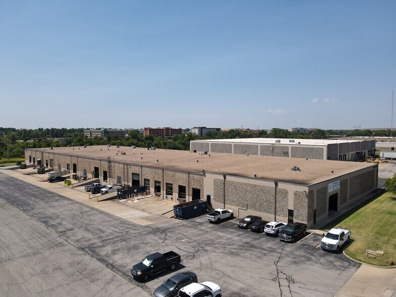 More Photos Of 4130-4150 Will Rogers Pky, Oklahoma City Warehouse For Lease