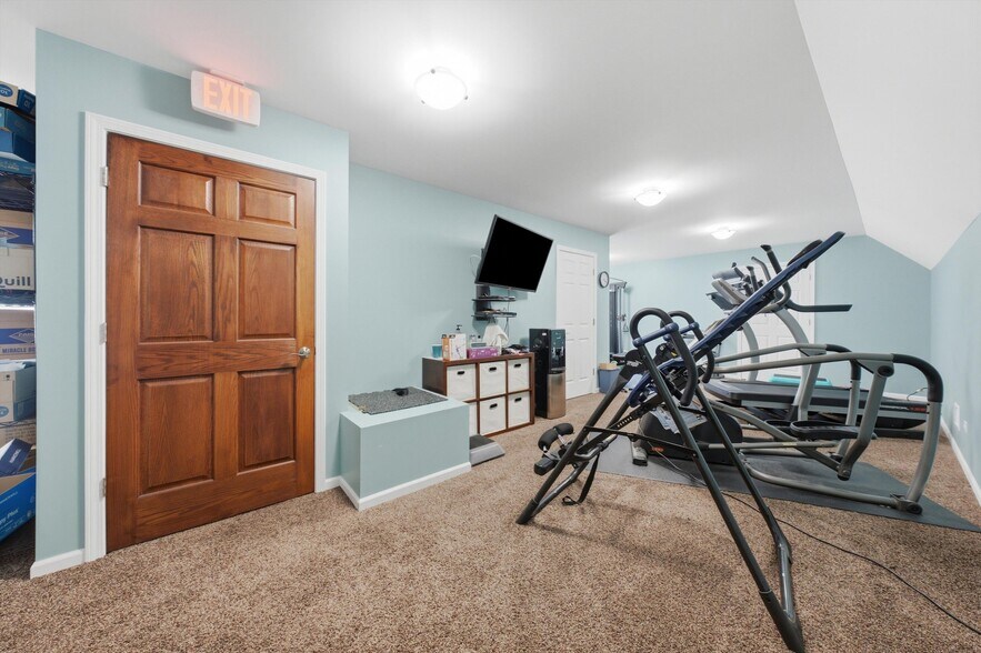 More Photos Of 15-17 Scrementi Ln, Steger Office For Sale