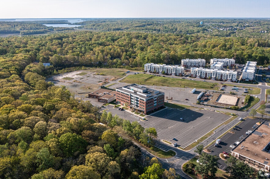 More Photos Of 475 Aquia Towne Center Dr, Stafford Unknown For Lease