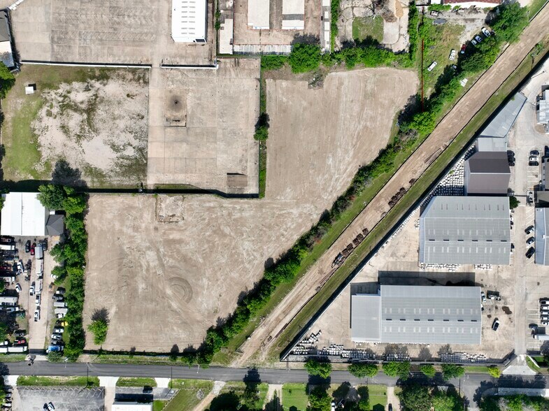 More Photos Of 301 Pleasant Dr, Dallas Warehouse For Lease