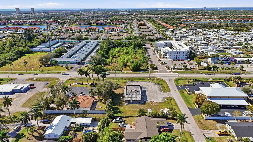 More Photos Of 16541 San Carlos Blvd, Fort Myers Restaurant For Sale