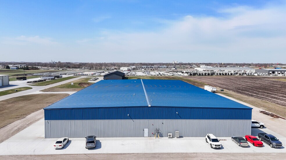 More Photos Of 1811 Rich Olive St, Story City Warehouse For Lease