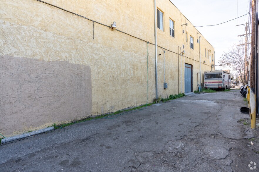 More Photos Of 5937-5957 Avalon Blvd, Los Angeles Apartments For Lease