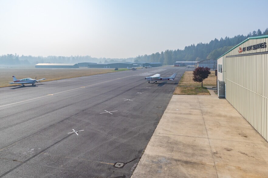 More Photos Of 191 Airport Rd, Port Townsend Airplane Hangar For Lease
