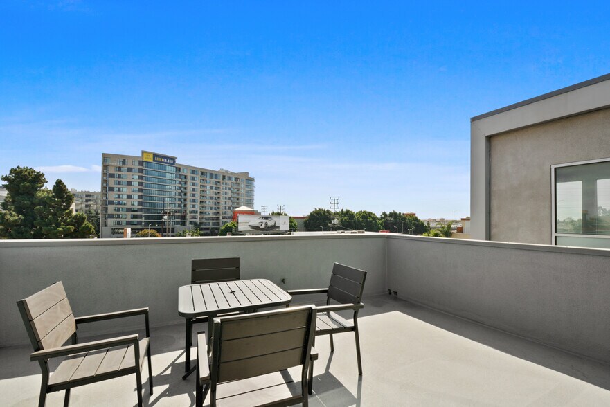 More Photos Of 2332 Cotner Ave, Los Angeles Loft Creative Space For Lease