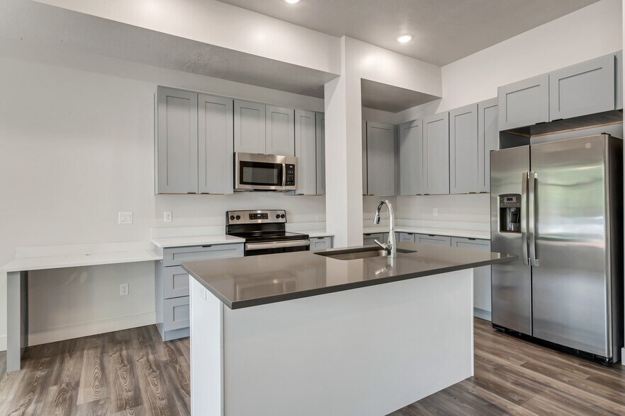 More Photos Of 606 W North Temple, Salt Lake City Apartments For Sale