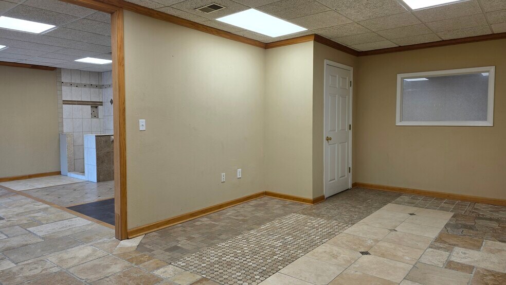 More Photos Of 3620 North Pky, Cumming Light Distribution For Lease