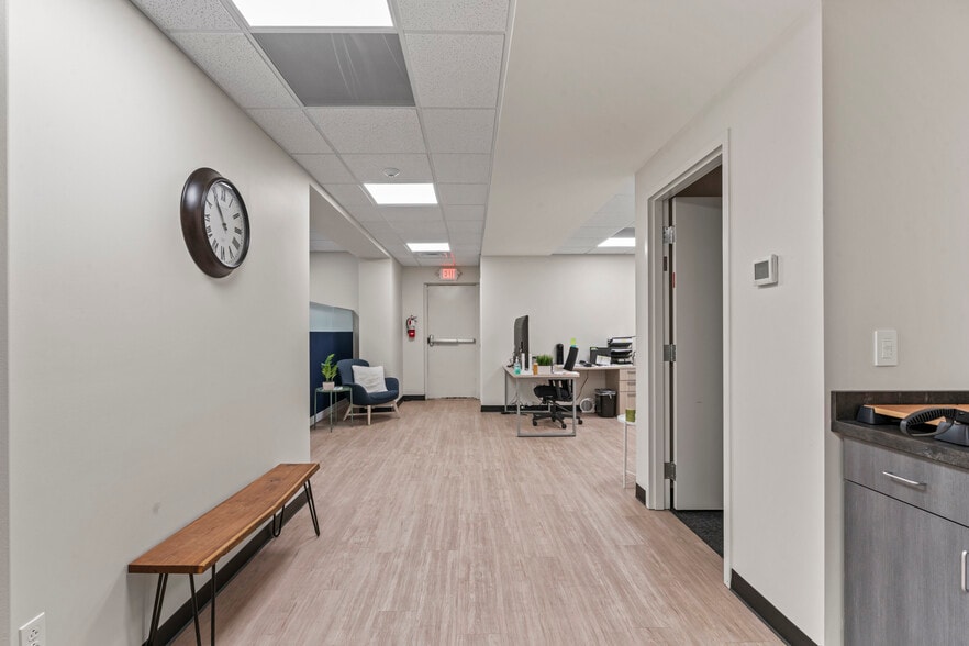 More Photos Of 4600 E Martha Truman Rd, Grandview Warehouse For Lease