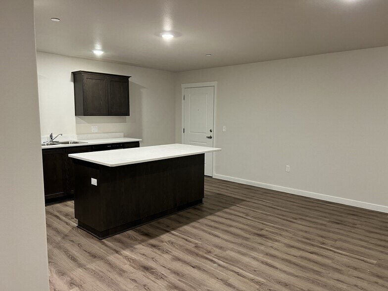 More Photos Of 972 N 2nd St, Jefferson Multifamily For Sale