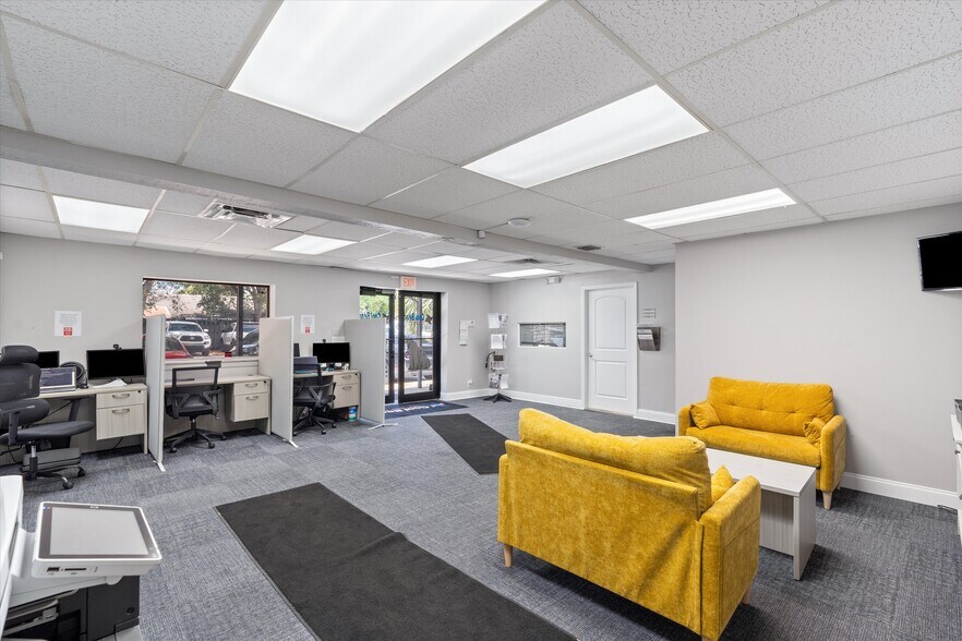 More Photos Of 120 Southridge Rd, Delray Beach Warehouse For Sale