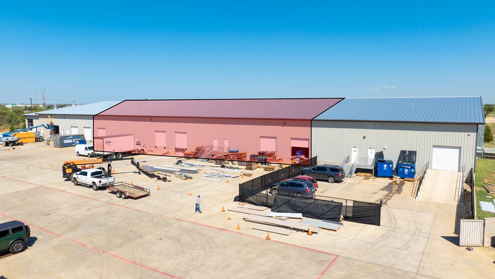 More Photos Of 8141 Gateway Dr, Argyle Warehouse For Lease