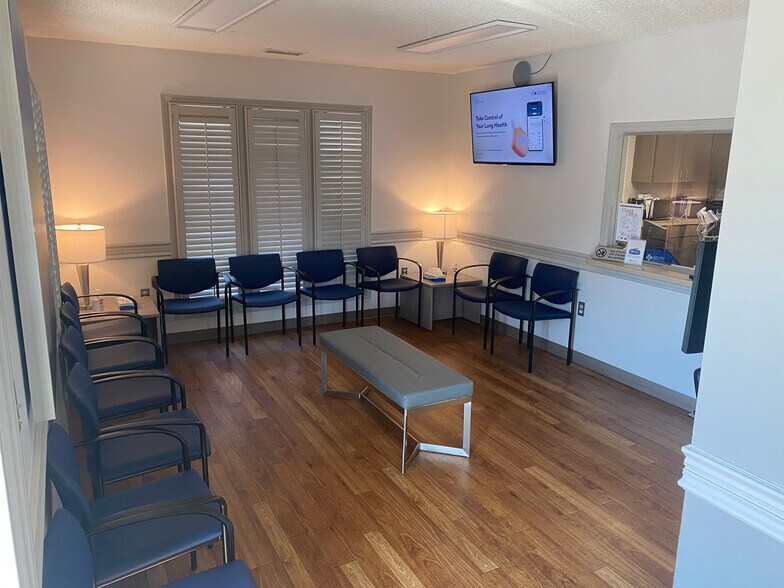 More Photos Of 114 Lee St, Shelby Medical For Sale